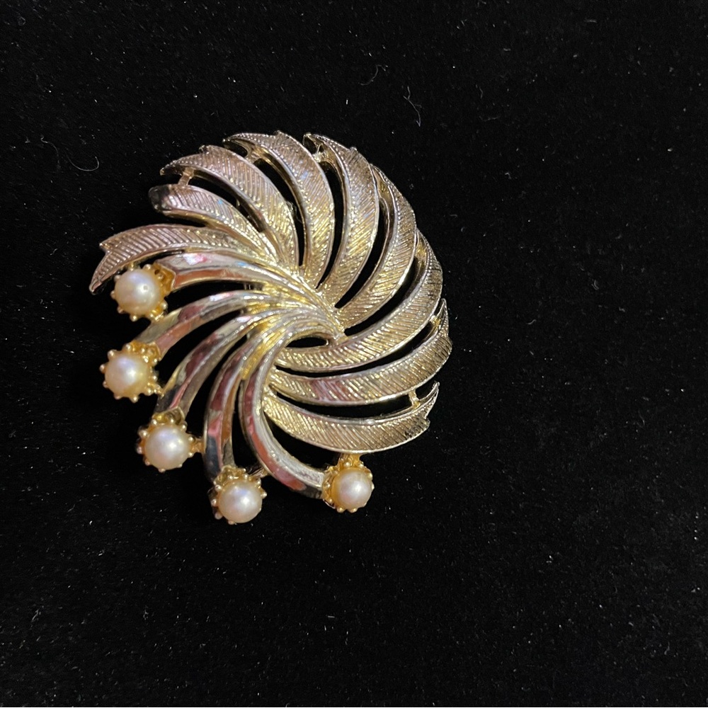 7 Brooches - Picture 5 of 7